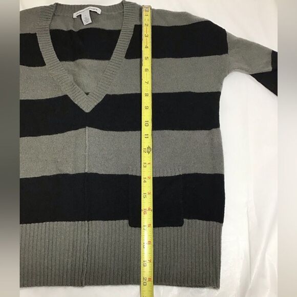 autumn cashmere Cashmere Sweater 3/4 Sleeve Pullover V-Neck Size Small - Picture 8 of 13